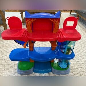 PJ MASKS HEADQUARTERS/TRANSFORMING 3-LEVEL PLAYSET